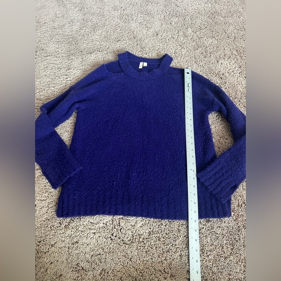 Anthropologie moth cut out neck sweater medium boucle purple grape alpaca wool - Picture 3 of 10